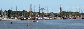 Archivo:Enkhuizen, stadszicht vanaf de Sluisweg IMG 4181 2024-07-28 11.40