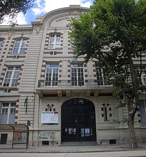 Archivo:Escuela Otto Krause - Buenos Aires