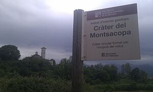 Archivo:Església de Sant Francesc - cràter Montsacopa 1