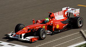 Archivo:Felipe Massa Ferrari during Bahrain 2010 GP