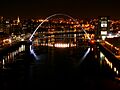 Gateshead Millennium Bridge, Front