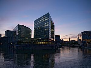 Archivo:Hamburg.Ericus.Spiegel.ost.abends.wmt