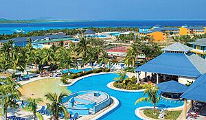 Archivo:Hotel en Guardalavaca