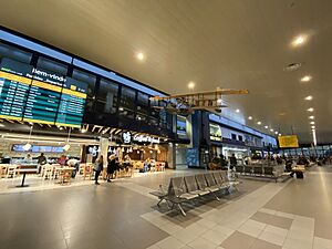 Archivo:João Paulo II Airport, Ponta Delgada, São Miguel, Azores (Açores) Archipelago, Portugal (49024892856)
