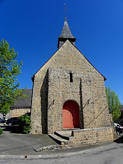 La Bazouge-des-Alleux (53) Église Saint-Julien 01.JPG