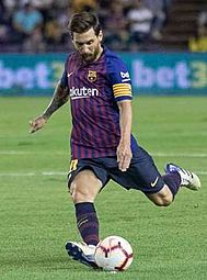 Archivo:Lionel Messi vs Valladolid 3