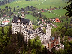 Archivo:Neuschwanstein castle