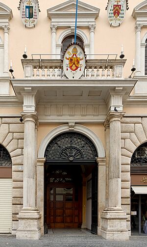 Archivo:Palazzo dell accademia ecclesiastica Roma