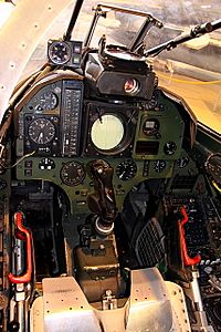 Archivo:Saab 35FS Draken (DK-233) K-SIM 11