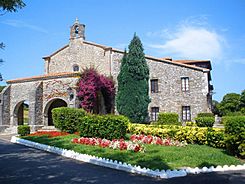 San Vicente de la Barquera - Santuario de la Barquera 02.jpg