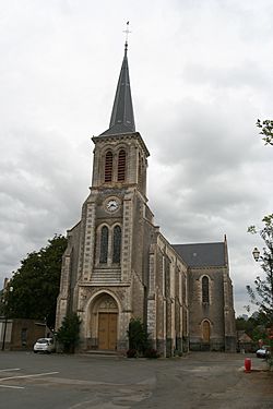 Soulgé-sur-Ouette - église Saint-Médard.JPG