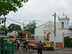 Templo catolico de Guazapa - panoramio.jpg