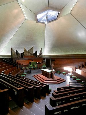 Archivo:The Sanctuary North Christian Church, Columbus, Indiana