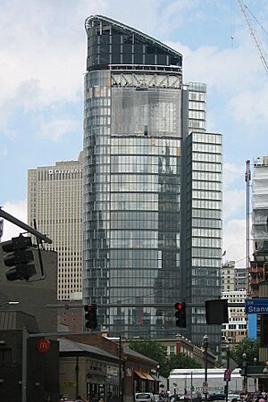 Archivo:Tower at PNC Plaza, Pittsburgh, 2015-06-13