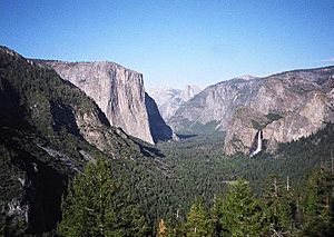 Archivo:Yosemite Valley from Inspiration Point in Yosemite NP