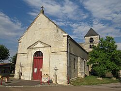 Église de Trucy-sur-Yonne (2).jpg