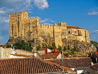 CASTILLO YESTE.jpg