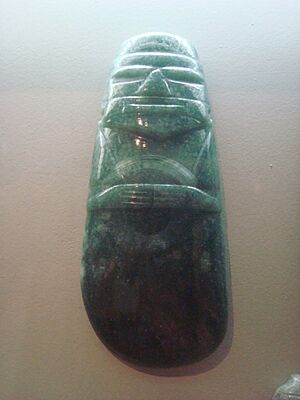 Archivo:Colgante de jade. Nicoya. Costa Rica (5)