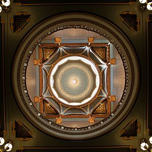 Archivo:Connecticut State Capitol cupola, wide view