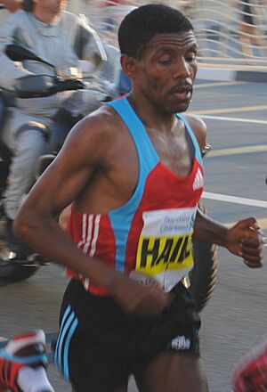 Archivo:Haile Gebrselassie Dubai 2010