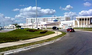Archivo:Hospital Regional de Alta Especialidad de Mérida