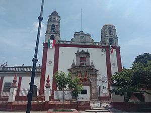 Archivo:Iglesia de Santiago Apóstol en Cuautla IMG 20170919 140346426