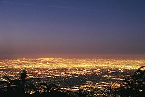 Archivo:LA at dawn