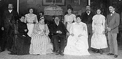 Archivo:Luis Saenz Peña y familia en 1904