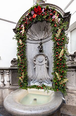 Archivo:Manneken Pis, Bruselas, Bélgica, 2021-12-15, DD 01
