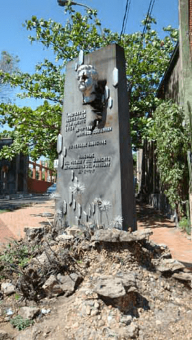 Archivo:Monumento a santiago leguizamon