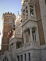 Archivo:Palacio de la Isla Burgos 1
