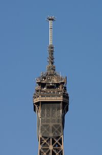Archivo:Paris - Eiffelturm - Spitze