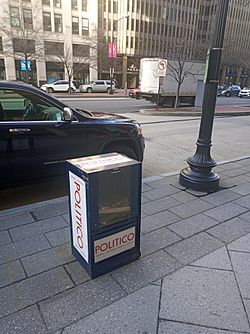 Archivo:Politico vending box DC