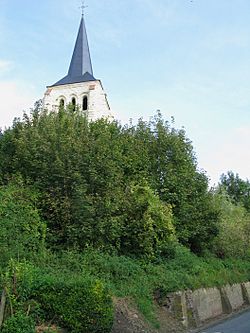Tavaux-et-Pontséricourt église fortifiée (clocher) 1.jpg
