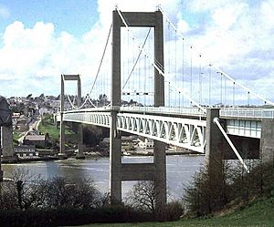 Archivo:The Tamar bridges - geograph.org.uk - 797653-edit