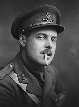 Archivo:Wyndham Lewis photo by George Charles Beresford 1917