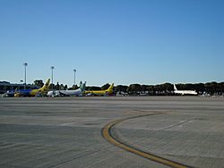 Archivo:XRY Jerez Airport Airside