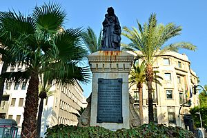 Archivo:Статуя " Де Каридад". (Милосердия). Рамбла в Альмерии.