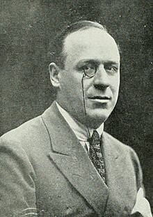 1920, Historia de la lengua y literatura castellana, vol. XII, Antonio de Hoyos y Vinent & Enrique González Martínez (cropped) Antonio de Hoyos y Vinent.jpg