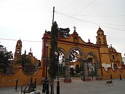 1Parroquia de la Virgen de la Asunción, Cacalomacan.JPG