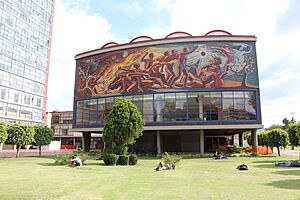 Archivo:Auditorio Alfonso Caso en C.U.