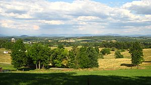 Archivo:Augusta County, Virginia countryside