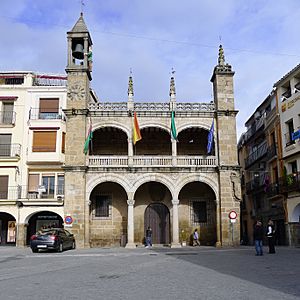 Archivo:Ayuntamiento de Plasencia (Cáceres)