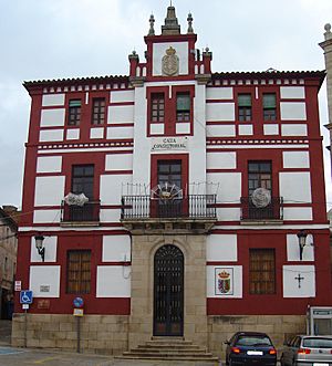 Casa consistorial de Torrejoncillo.