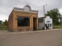 Bank post office fingal north dakota 2009.jpg