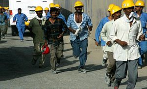 Archivo:Burj Dubai Construction Workers on 4 June 2007