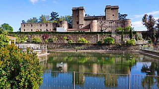 Castillo Palacio de los Condes de Oropesa en Jarandilla de la Vera, Cáceres.jpg