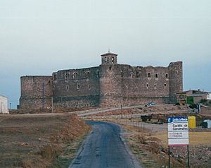 Archivo:Castillo de Garcimuñoz 1997