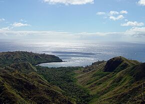 Archivo:Cetti Bay, on the southern coast of Guam (line377125727)