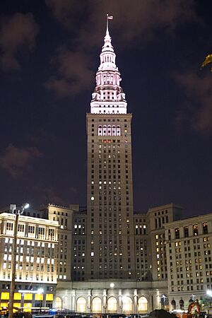 Archivo:Cleveland August 2015 07 (Terminal Tower)